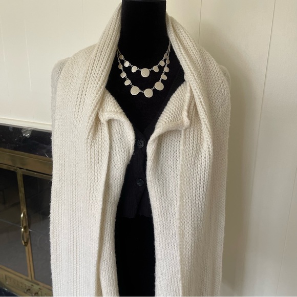 Jennifer Lopez Sweater with scarf size small - Picture 3 of 7